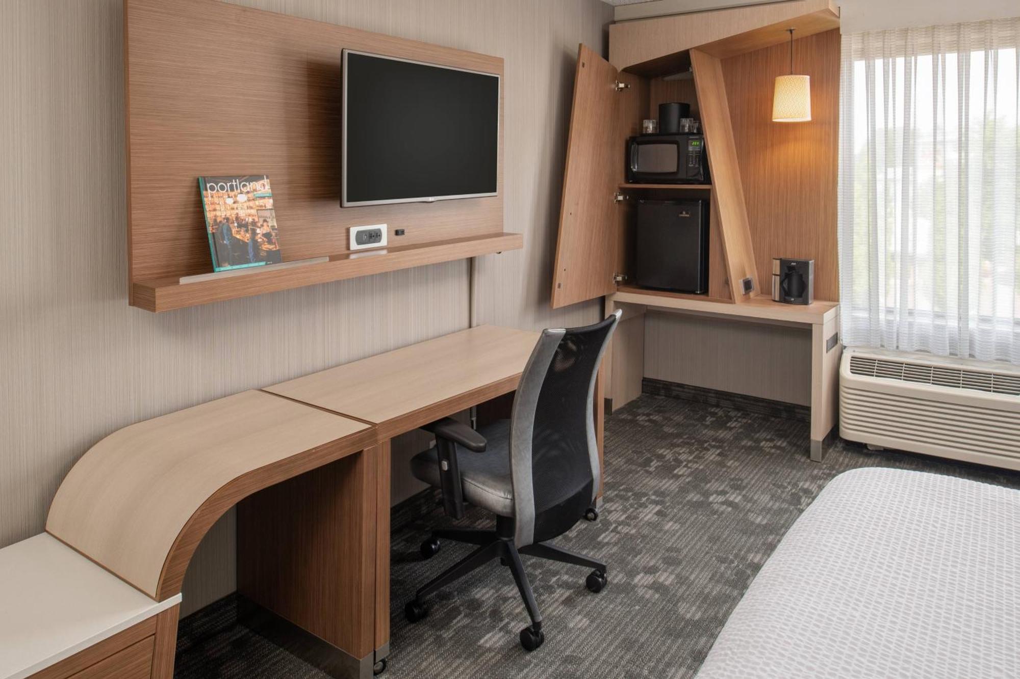 Hotel Courtyard By Marriott Portland Airport Extérieur photo